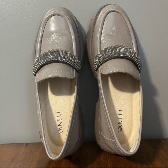 VANELi Women's Zaya platform loafer Like new condition. Women’s size 9.5 Narrow - Picture 8 of 14